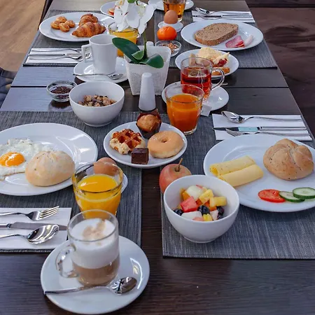 Plaza Premium Center Otel Lahey