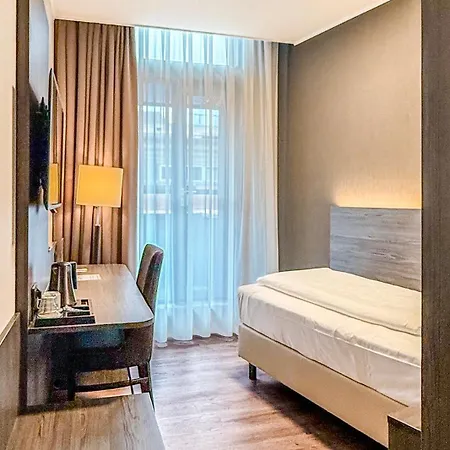 Plaza Premium Center 4* Haag