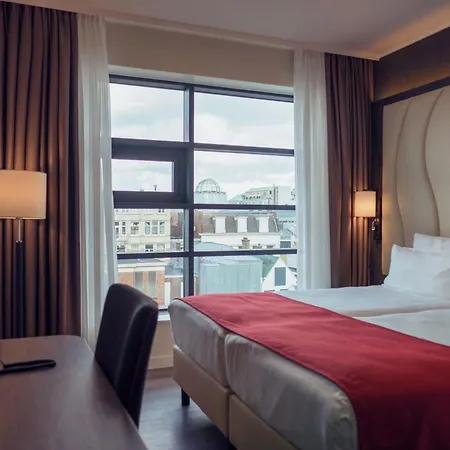 Plaza Premium Center 4* 海牙
