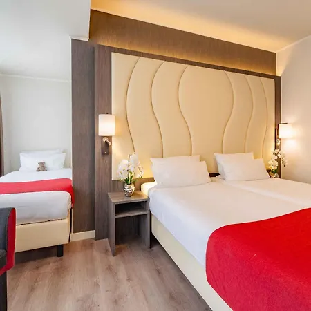 Plaza Premium Center