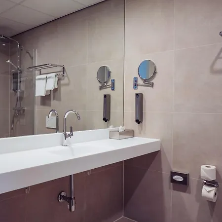 Plaza Premium Center 4* The Hague