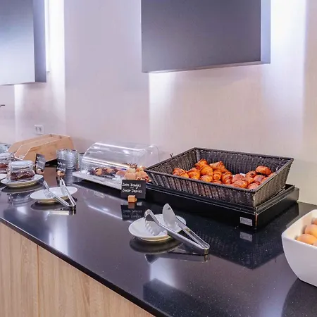 Plaza Premium Center