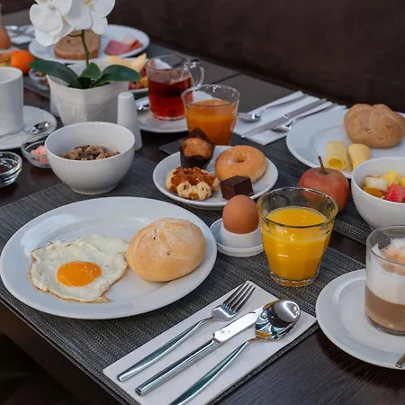 Plaza Premium Center Szálloda Hága