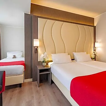 Plaza Premium Center 4* 海牙