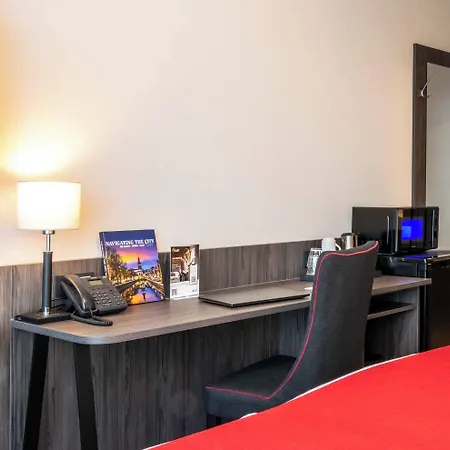 Plaza Premium Center 4*