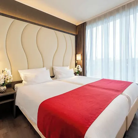 Plaza Premium Center 4* La Haye