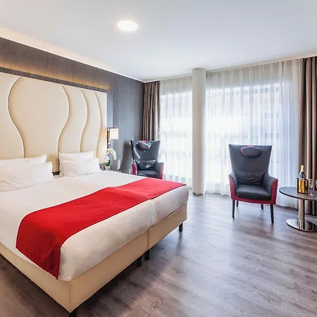 Hotel Plaza Premium Center