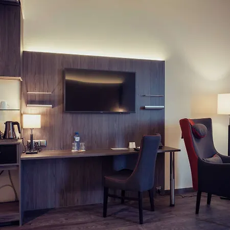 Plaza Premium Center Hotel