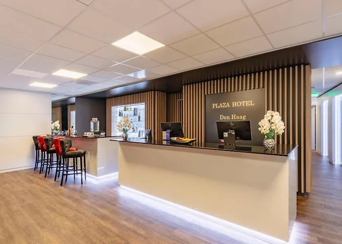 Plaza Premium Center 4* Haag