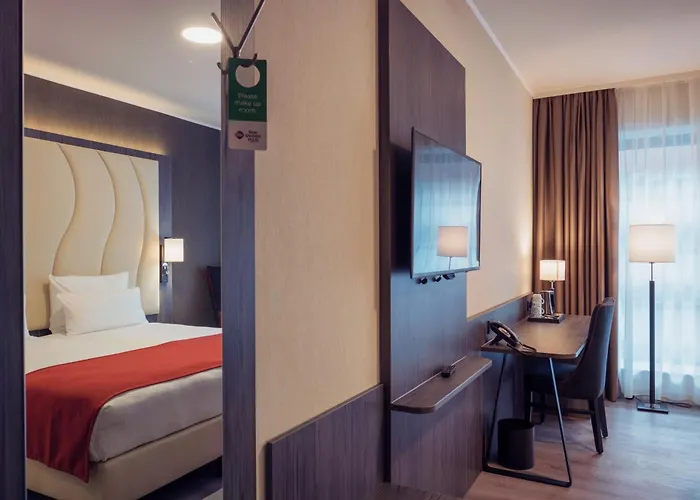 Plaza Premium Center