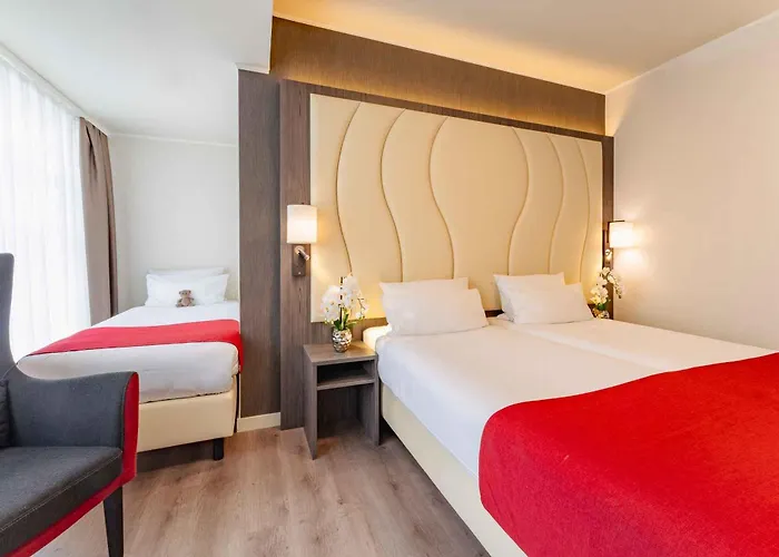 Plaza Premium Center