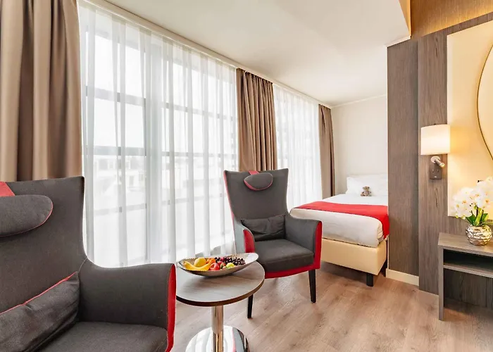 Hotel Plaza Premium Center