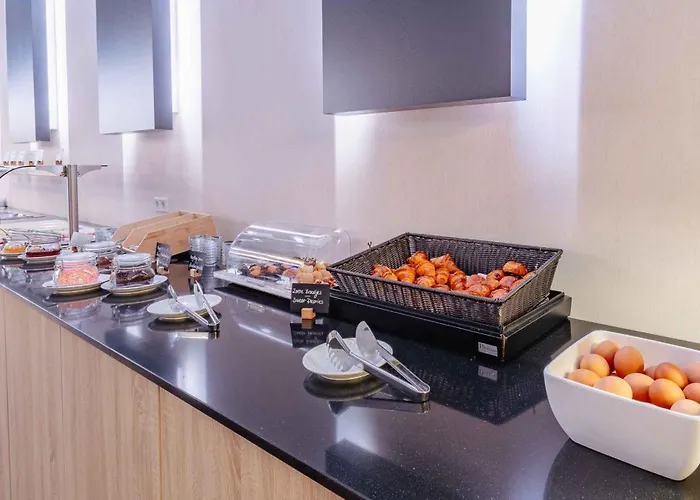 Plaza Premium Center