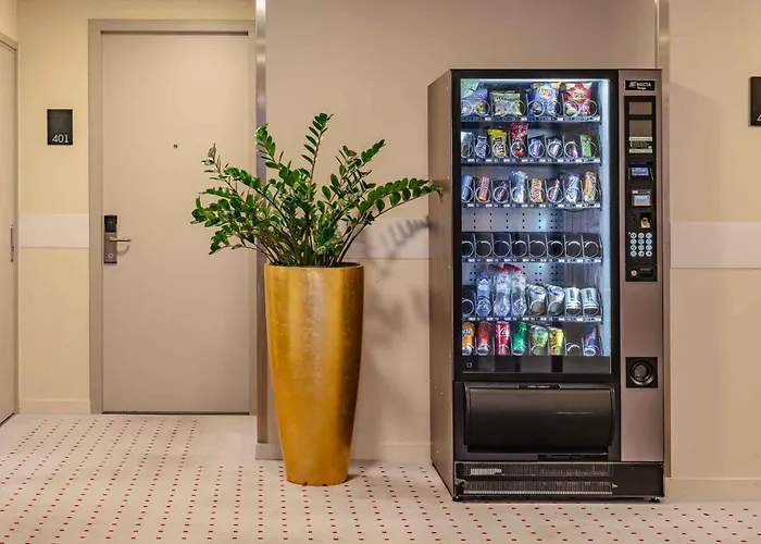 Plaza Premium Center