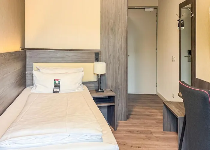 Hotel Plaza Premium Center